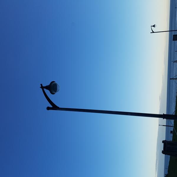 Farolas en la zona de la playa
