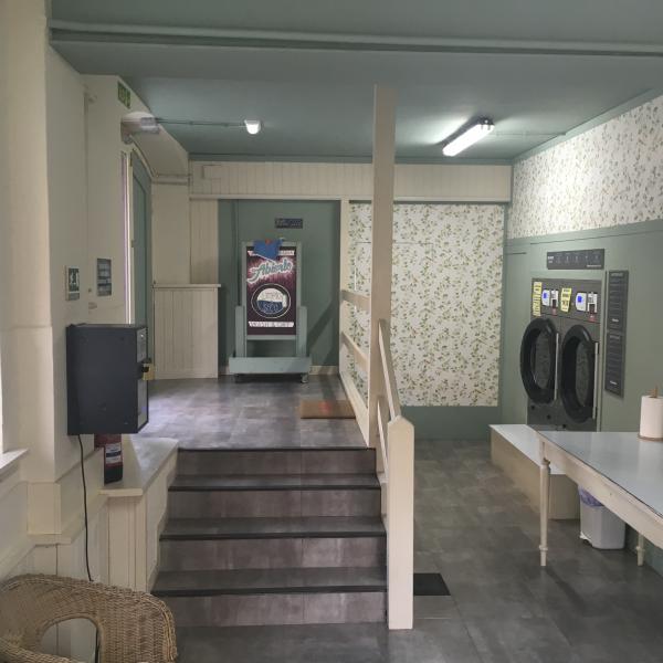 Interior de la lavandería.