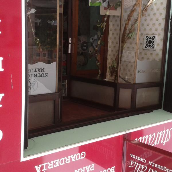 Exterior del local de Asturalia.